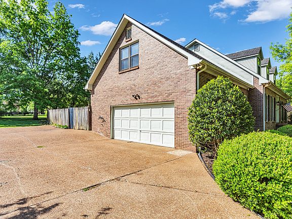 5th image of 2127 Londonderry Dr