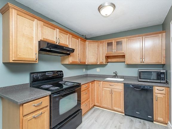 2nd image of 3 Chapel Hill Dr APT 10