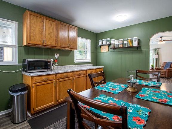 5th image of 445 Sedgwick Pl