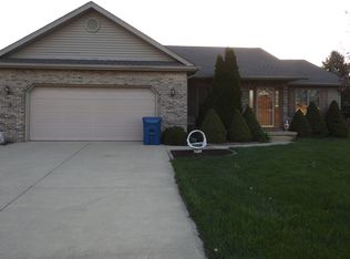 606 Elm St SW, Demotte, IN 46310