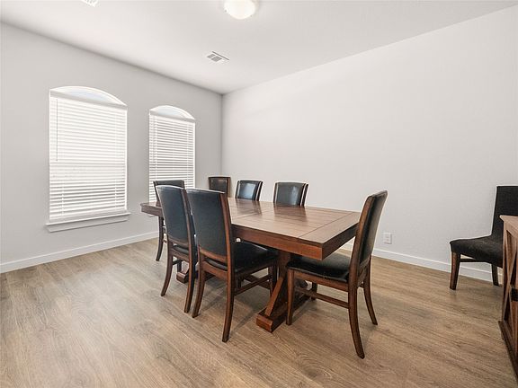 4th image of 1314 Cole Dr