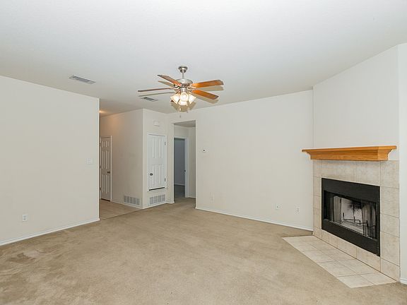 5th image of 3902 Foxglove Ln