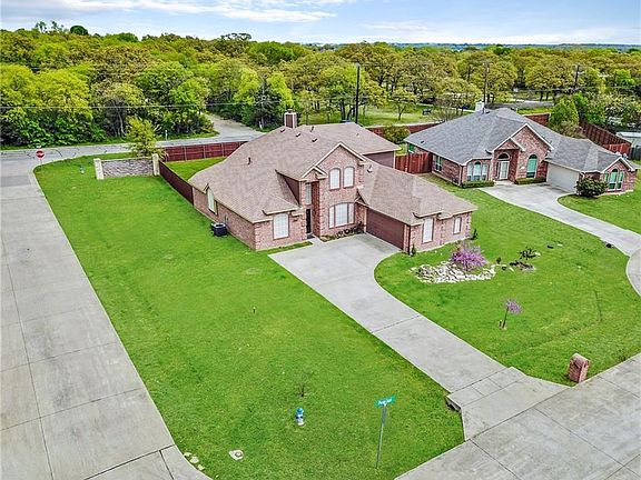 5th image of 200 Pecan Ct