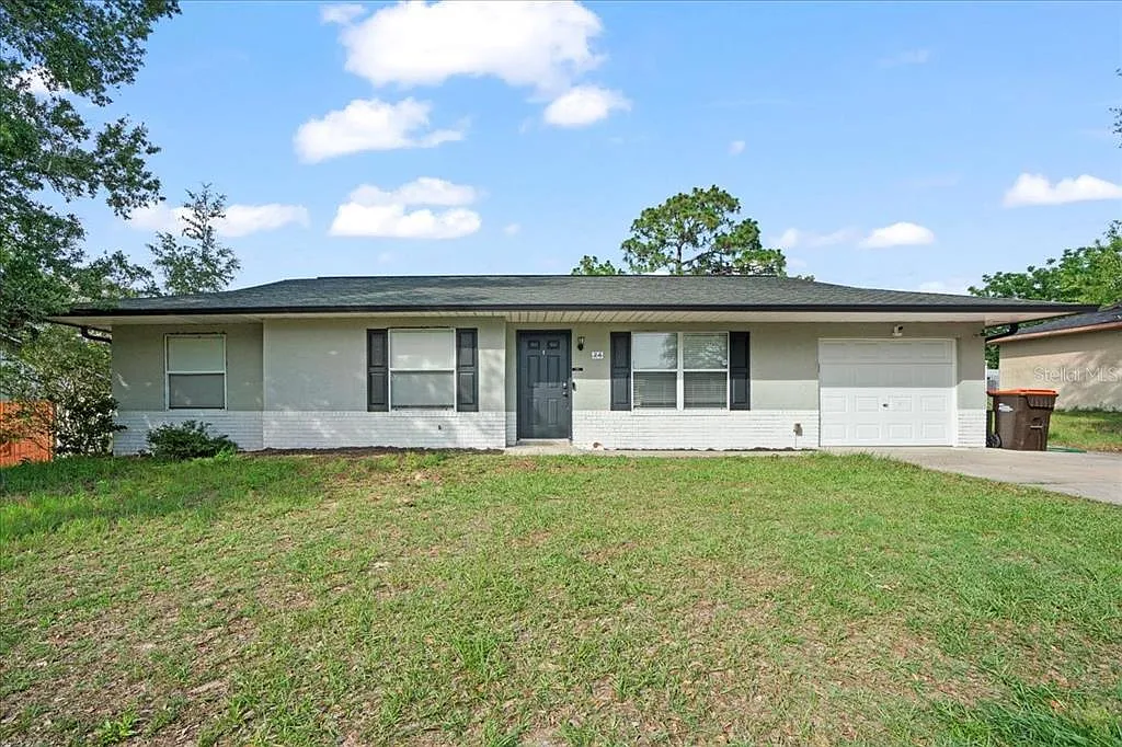 3 bed, 2.0 bath, 1246 sqft, $1,800 — Photo 1