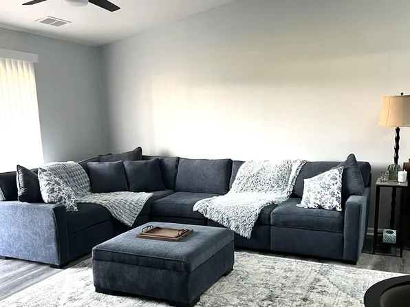 1565 Harbour Blvd APT 182, Trenton, MI 48183