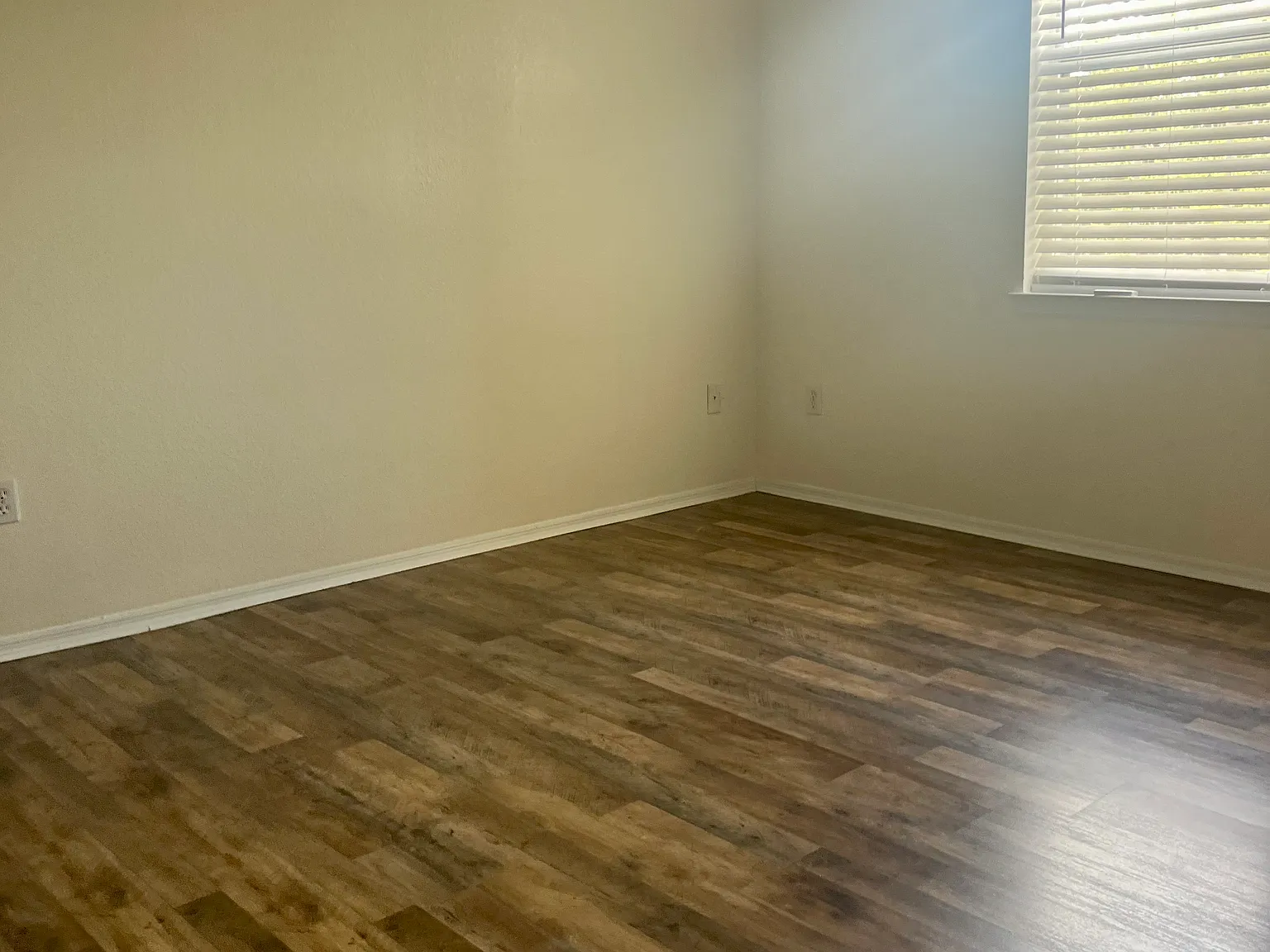 2 bed, 1020 sqft, $1,900 — Photo 4