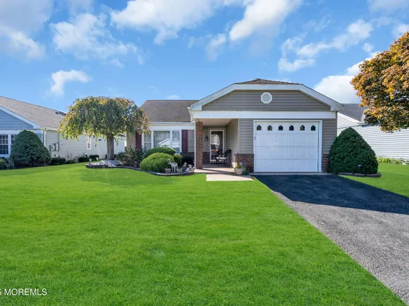 71 N Buckingham Drive, Manchester, NJ 08759