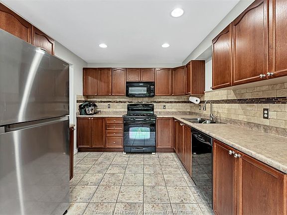 2nd image of 11859 Brouillette Ct