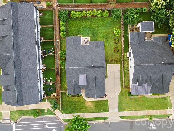4th image of 3826 Dewitt Ln