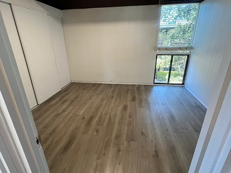 393 Park Ave #6 — Photo 4