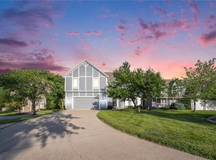 8901 W 128th St, Overland Park, KS 66213