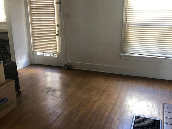 5th image of 111 Loma Ave APT E