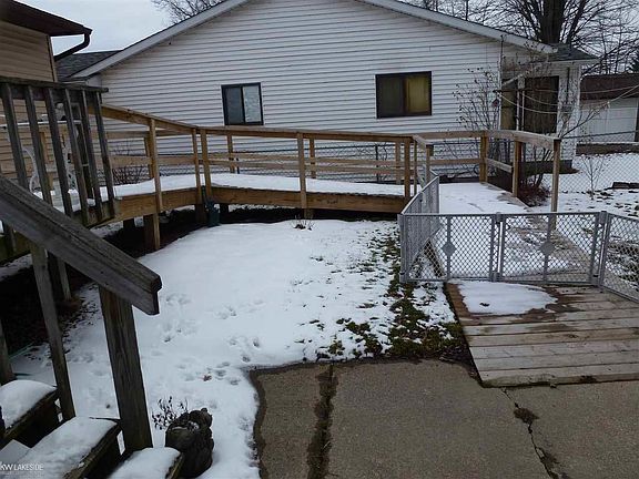 3rd image of 38045 Murdicks Dr