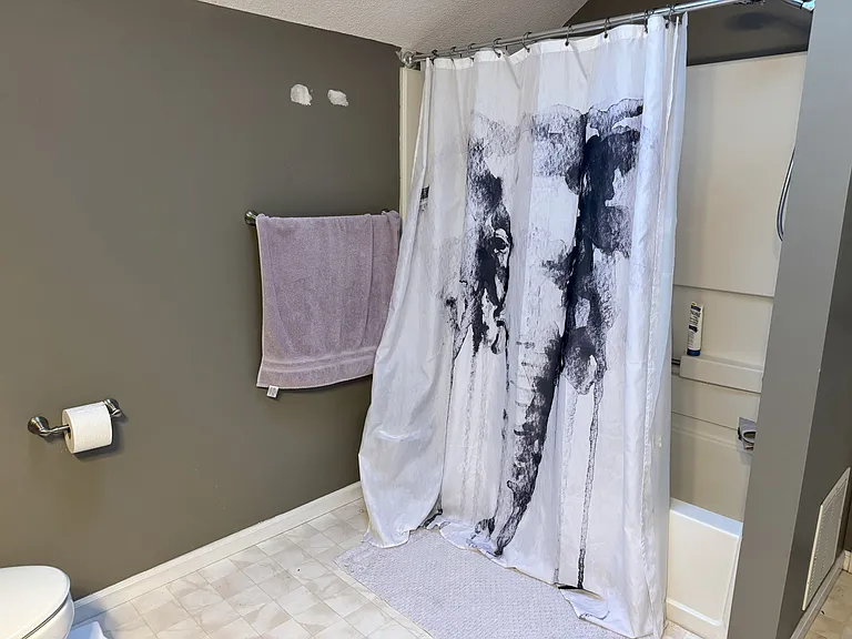 920 Colonial Dr — Photo 10