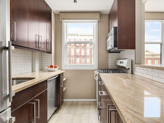 2nd image of 631 Hudson St #5J