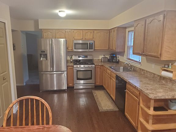 2nd image of 37819 Chase Ct