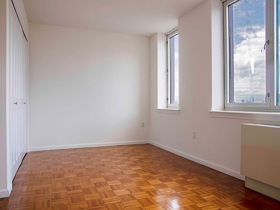 5th image of 350 W 43rd St APT 27H