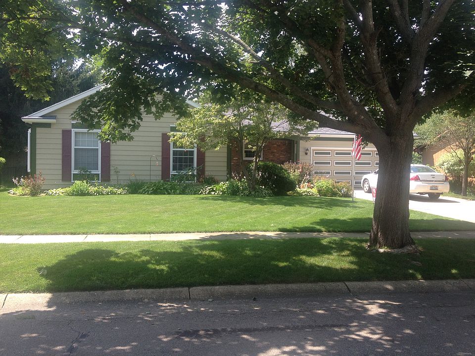 1st image of 63 Thorncroft Ave