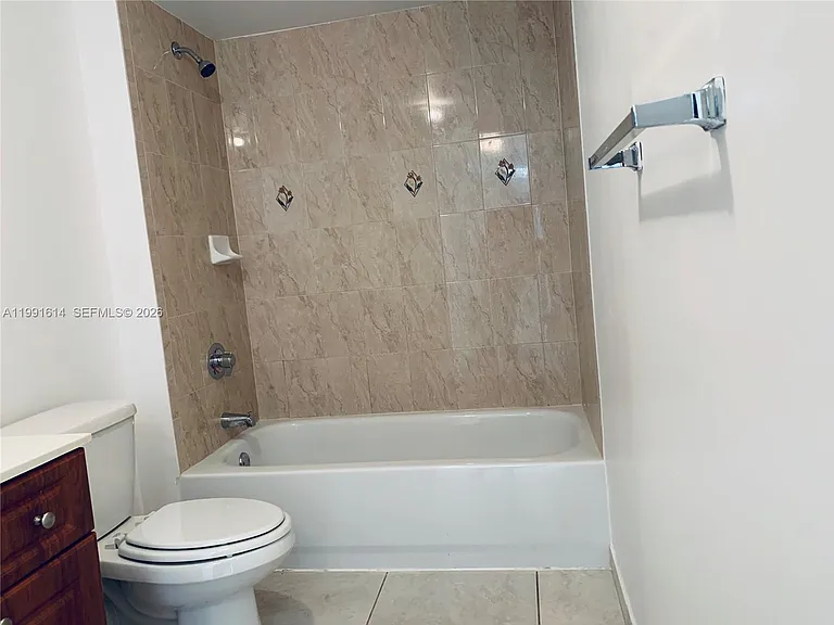 406 NW 22nd Ave #702 — Photo 12