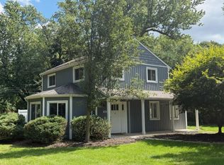 3451 Oakleaf Dr, West Bloomfield, MI 48324