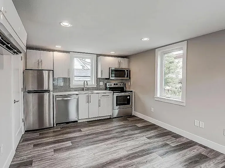 Studio, 295 sqft, $1,500 — Photo 2