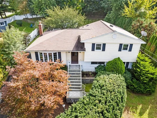 5 Rumbrook Road, Elmsford, NY 10523