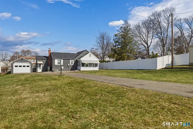 140 Camp Ave — Photo 1