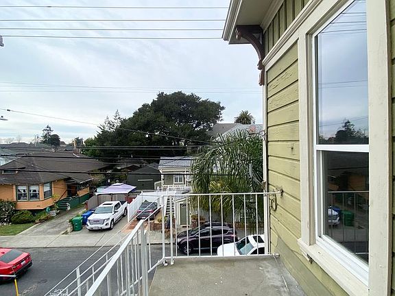 4th image of 2100 Alameda Ave #C