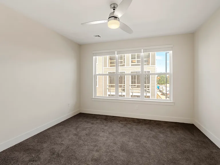 The Pointe at Overlook — Photo 42