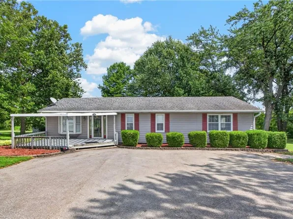 21405 S Harper Rd, Peculiar, MO 64078