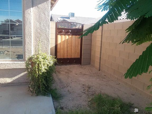 4th image of 1377 E San Pedro St