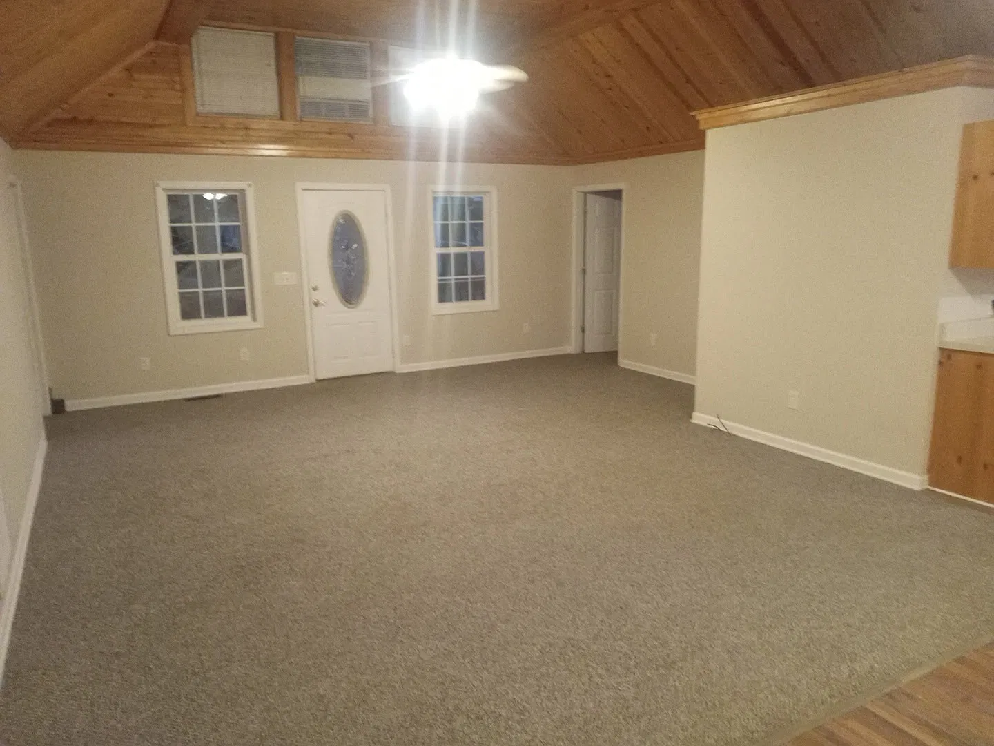 3 bed, 1536 sqft, $1,900 — Photo 2