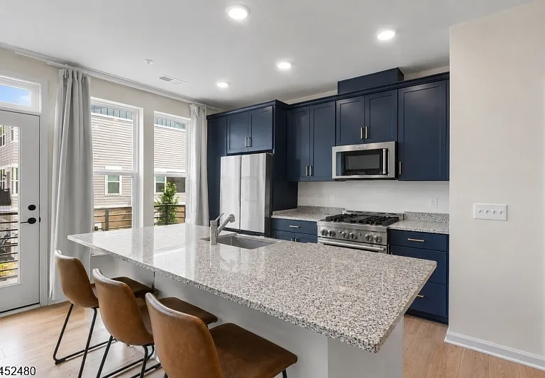 7 Jessica Ln #11205 — Photo 4
