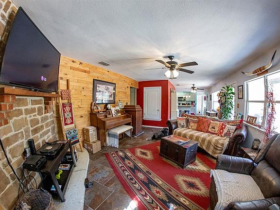 4th image of 3628 Farm Road 196 N