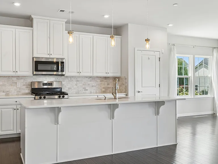 2030 Oglethorpe Dr — Photo 22
