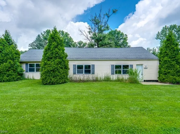 1989 E Turkeyfoot Lake Rd, Akron, OH 44312
