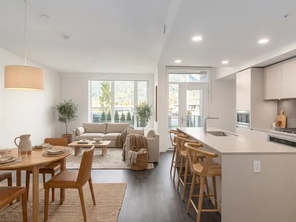 1502 Scott Cres #111, Squamish, BC V8B 1G4