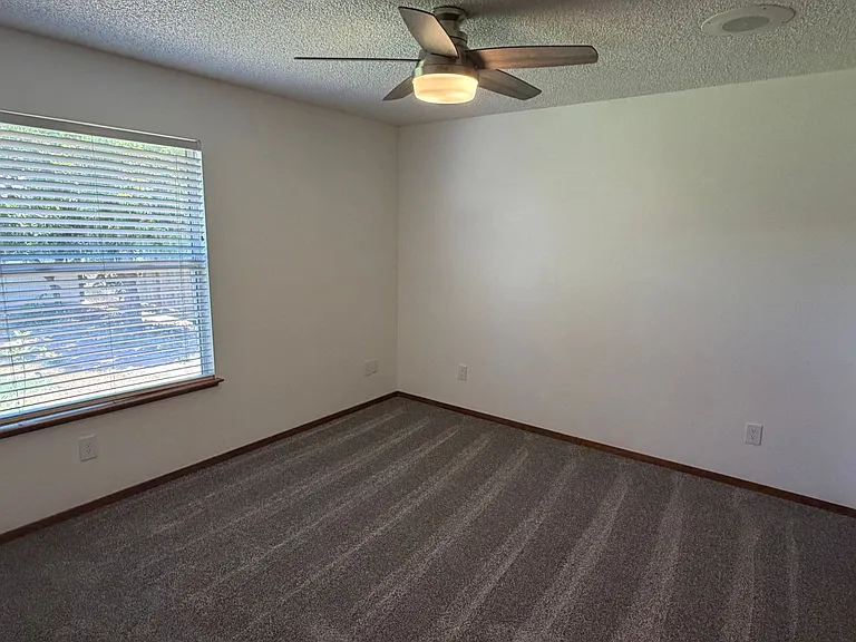 5933 W Iris Ct — Photo 22