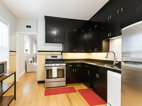 4th image of 3324 Hennepin Ave Unit 1