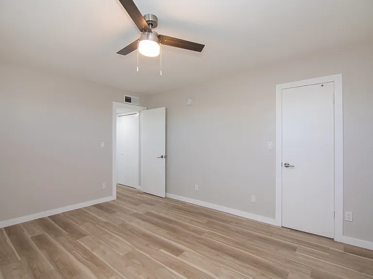 2922 N 35th St #6 — Photo 33