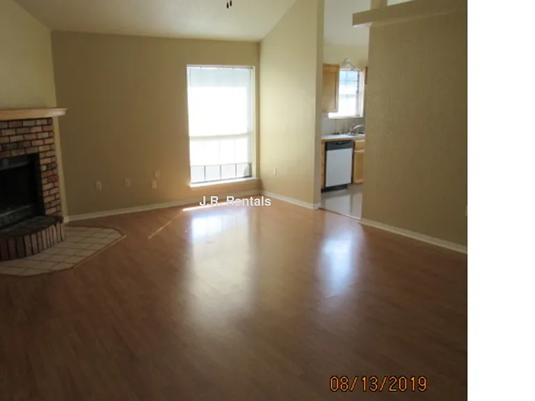 1506 Creek St — Photo 74