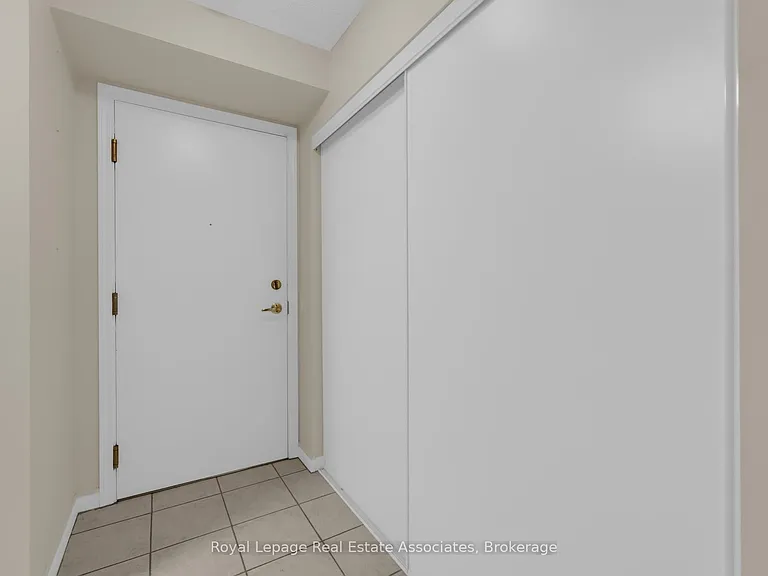 25 Kingsbridge Garden Cir #622 — Photo 13
