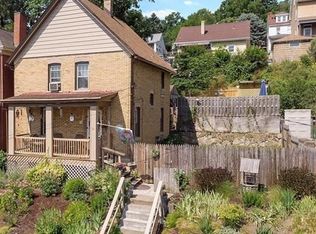 21 Elm Ln, Pittsburgh, PA