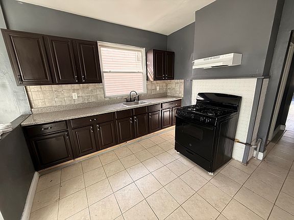5th image of 190 S 9th St Floor 2