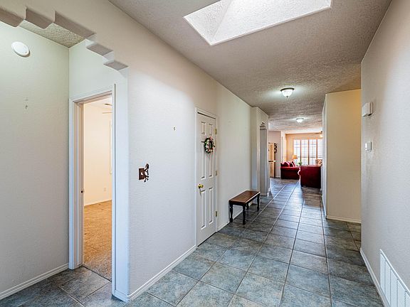 4th image of 7744 Calle Comodo NE