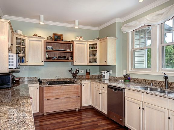 5th image of 509 Forest Glen Dr