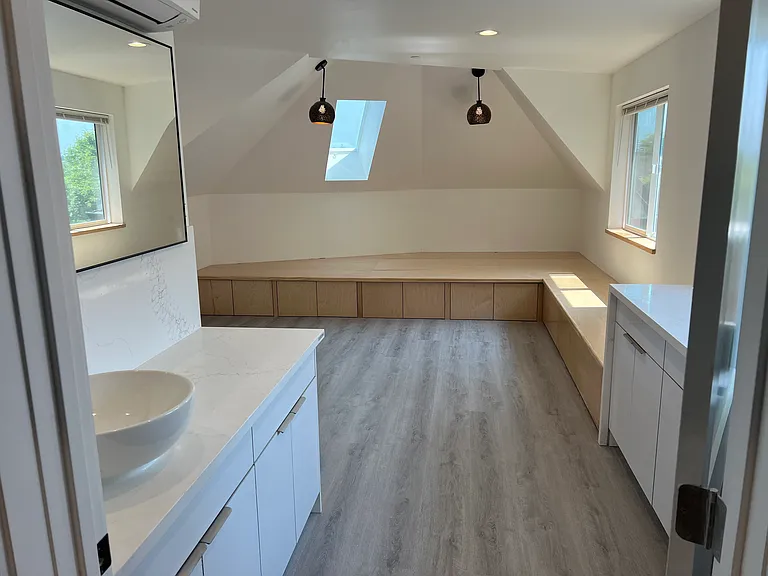 1027 Sturgus Ave S #5-2 — Photo 3