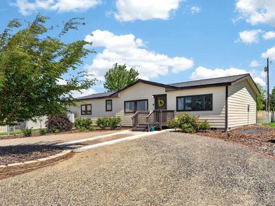 251 Hanson Loop, Burbank, WA, 99323
