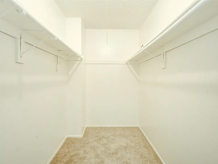 2114 Greenbriar Colony Dr — Photo 21