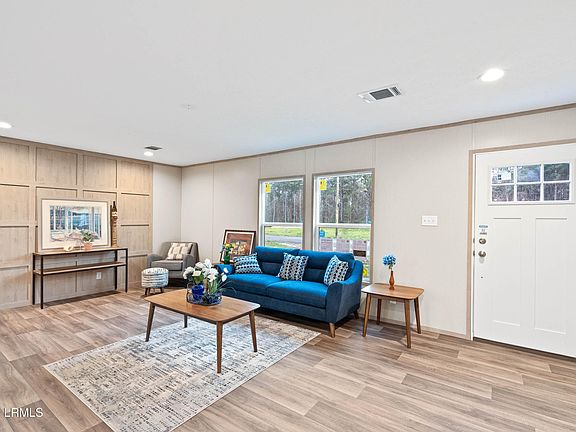 4th image of 245 Proctor St